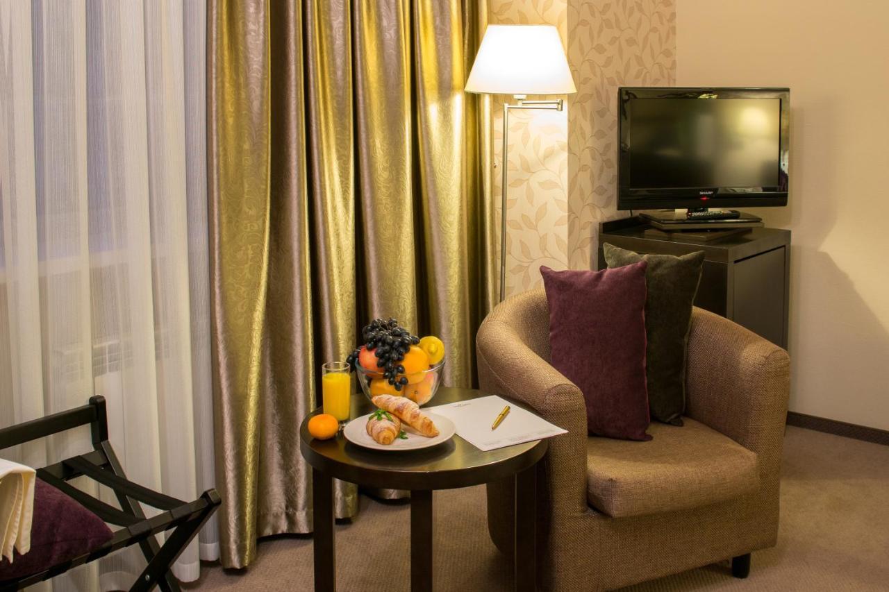Riverside- Hotel And Mice チェルニーヒウ 部屋 写真
